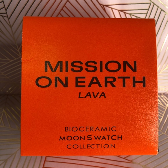Swatch X Omega Unisex Bioceramic MoonSwatch Mission On Earth Lava Edition - Picture 8 of 16